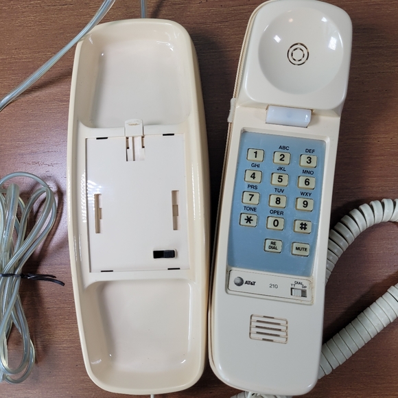 AT&T Trimline 210 VTG Phone Yellow Touch Tone Pulse Push Button Wall Works! - Picture 5 of 11